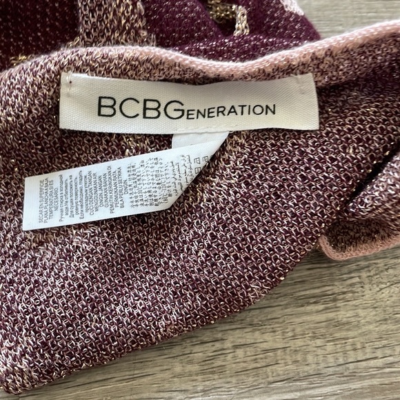 🆕 BCBGeneration | Lucky Horseshoe Tassle Scarf - Picture 4 of 7